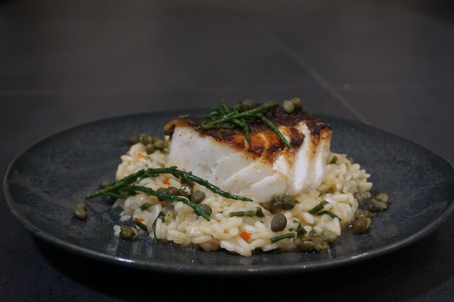 Kabeljauw op risotto met zeekraal en kappertjes Chef in eigen Huis